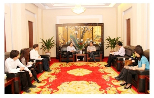 楊文龍董事長訪問華北制藥集團