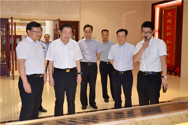 江西省政府副省長秦義視察仁和集團