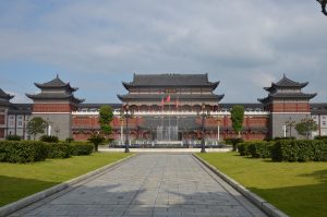 全國政協委員、仁和集團董事長楊文龍：加快中醫藥、西醫藥、中西醫結合醫藥協調發展