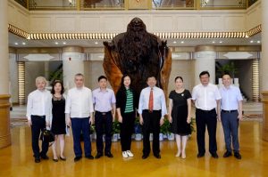 澳門科技大學(xué)中醫(yī)藥考察團到仁和集團參觀考察