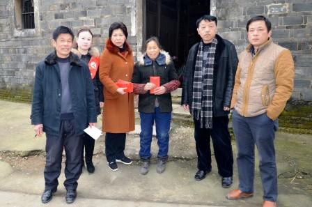 1454574445927076176.jpg 集團走訪慰問樟樹困難戶和塘圩村 (1).jpg